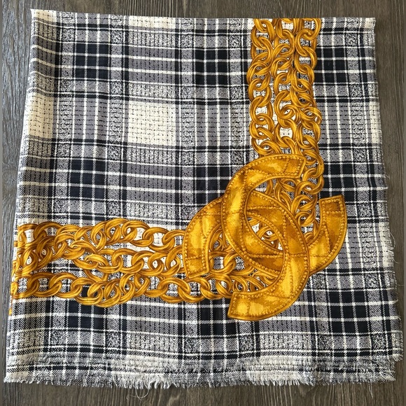 Chanel VTG Cashmere Silk Black & White Striped CC Gold Medallion Chain Scarf! - Picture 5 of 9